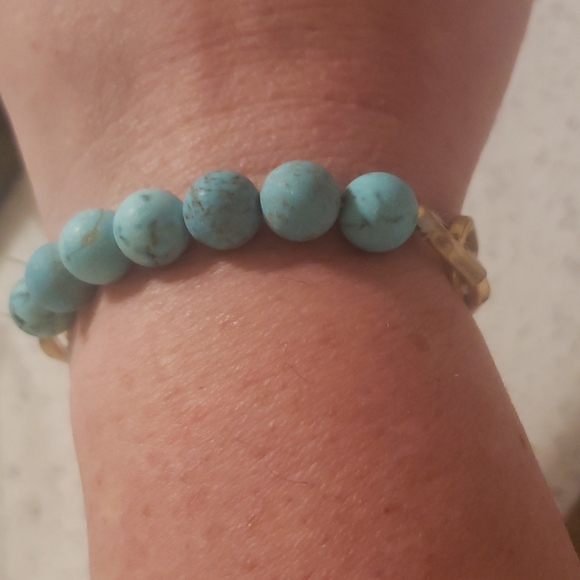 New boutique chunky gold tone turquoise bracelet - Picture 5 of 6